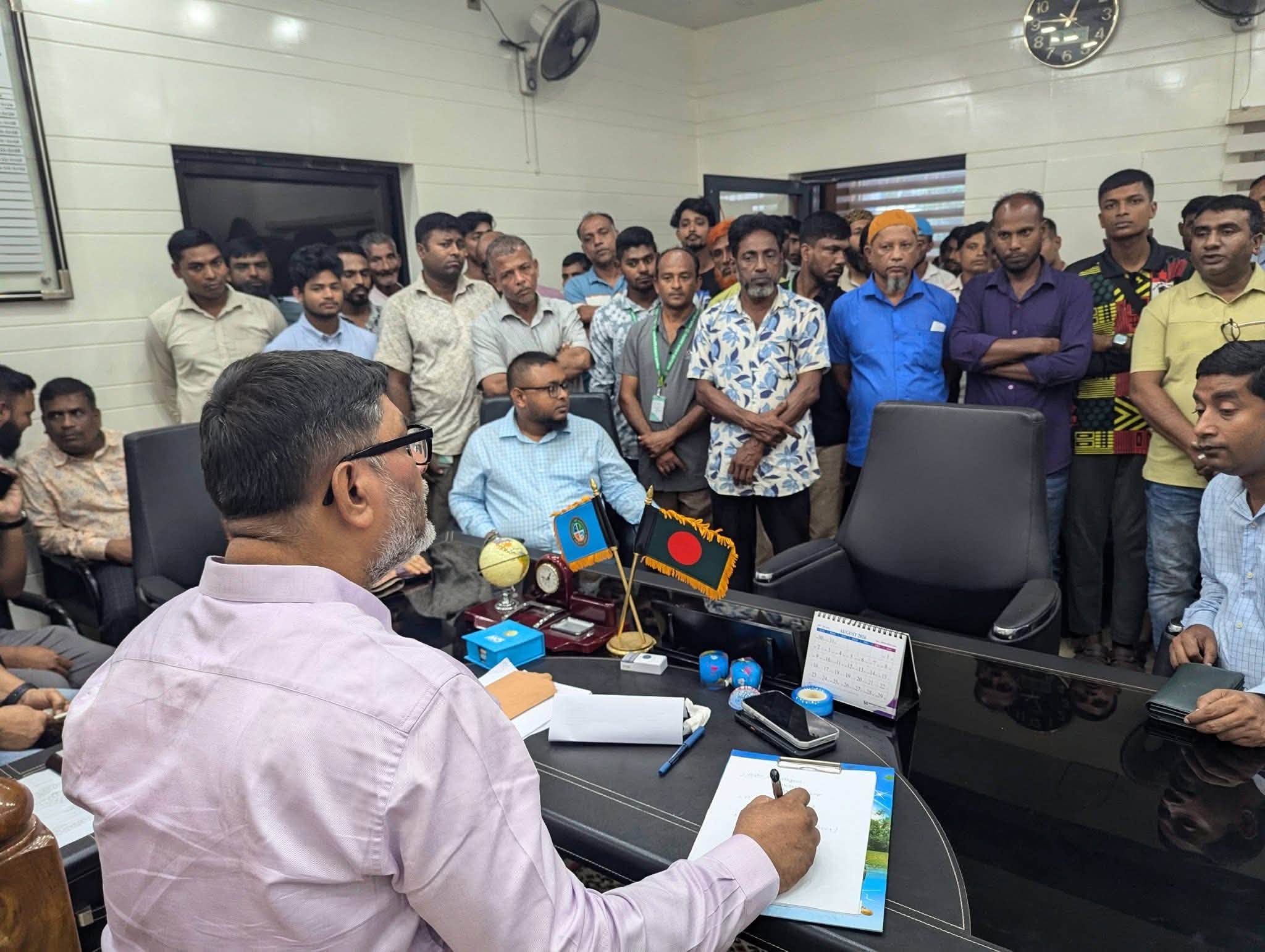 বিদ্যুৎ শাখার কর্মচারীদের হুঁশিয়ারি দিলেন মসিক প্রশাসক