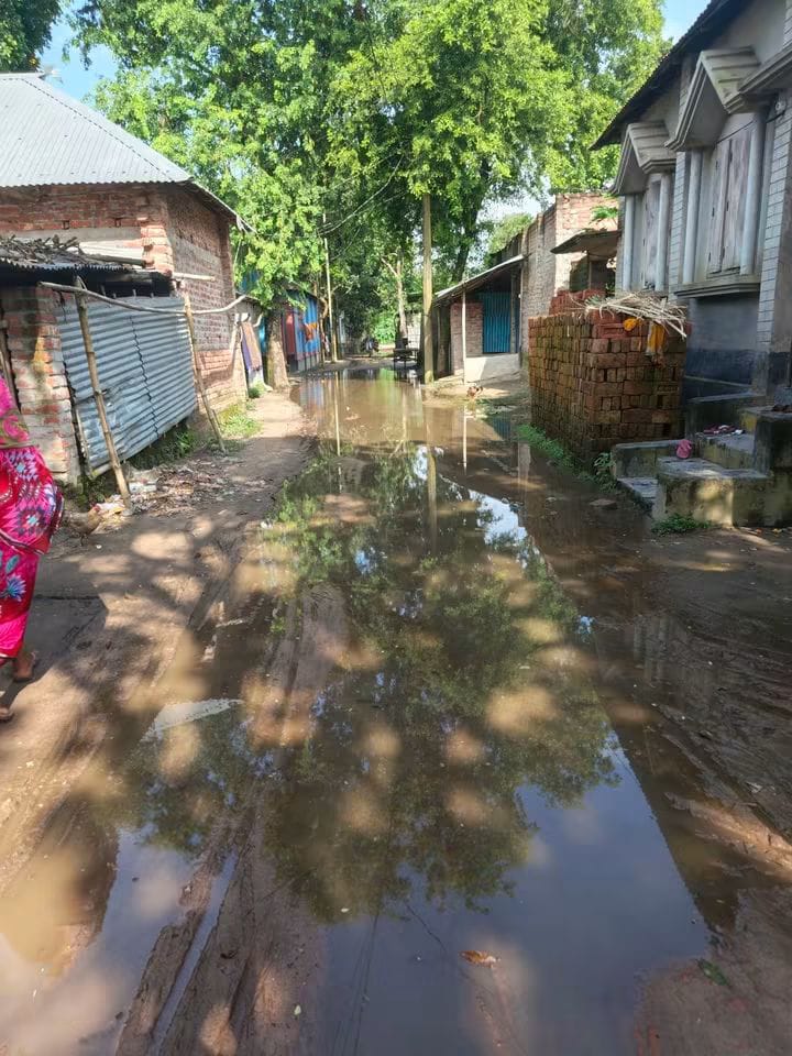 পৌরসভা হওয়ার ২২ বছরেও বেহাল জেলখানা পাড়ার রাস্তা, দুর্ভোগে শতাধিক পরিবার
