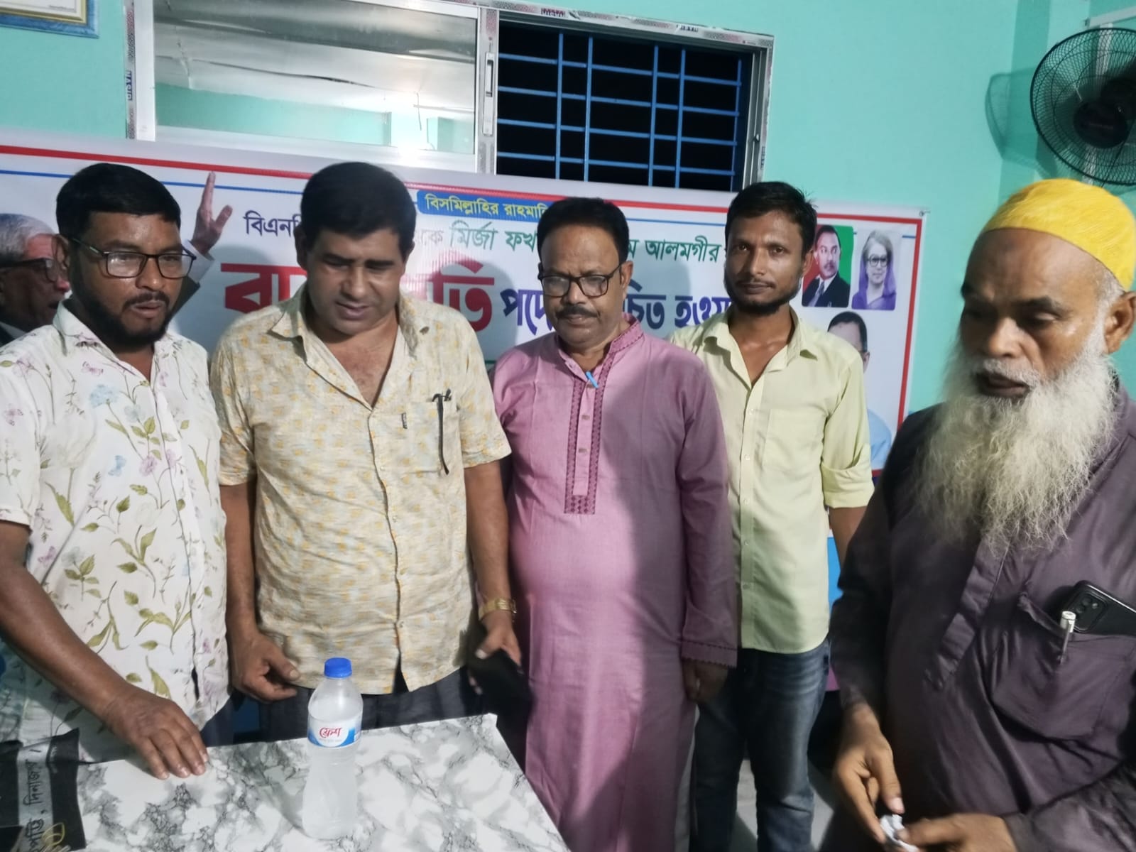 মির্জা ফখরুল ইসলাম আলমগীর রাষ্ট্রপতি নির্বাচিত হওয়ায় উপজেলা প্রেস ক্লাব রাণীশংকৈল এ দোয়া মাহফিল অনুষ্ঠিত হয়েছে।