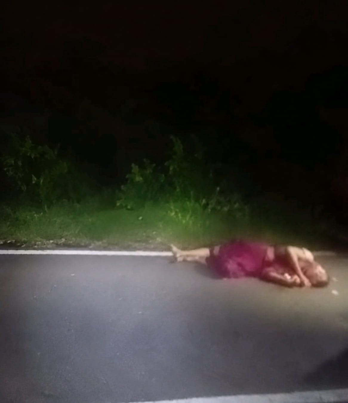 রাণীশংকৈলে সড়ক দুর্ঘটনায় মানসিক ভারসাম্যহীন নারীর মৃত্যু। ‎